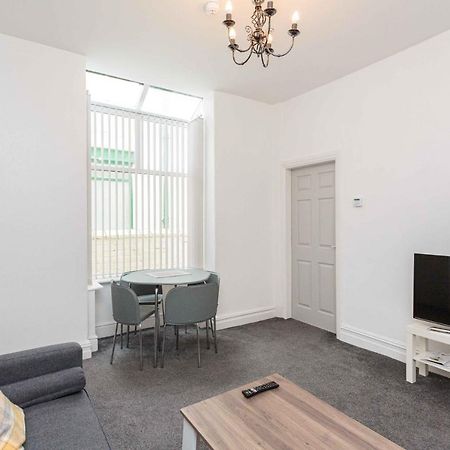 Cherry Property - Cherry Suite Blackpool Bagian luar foto