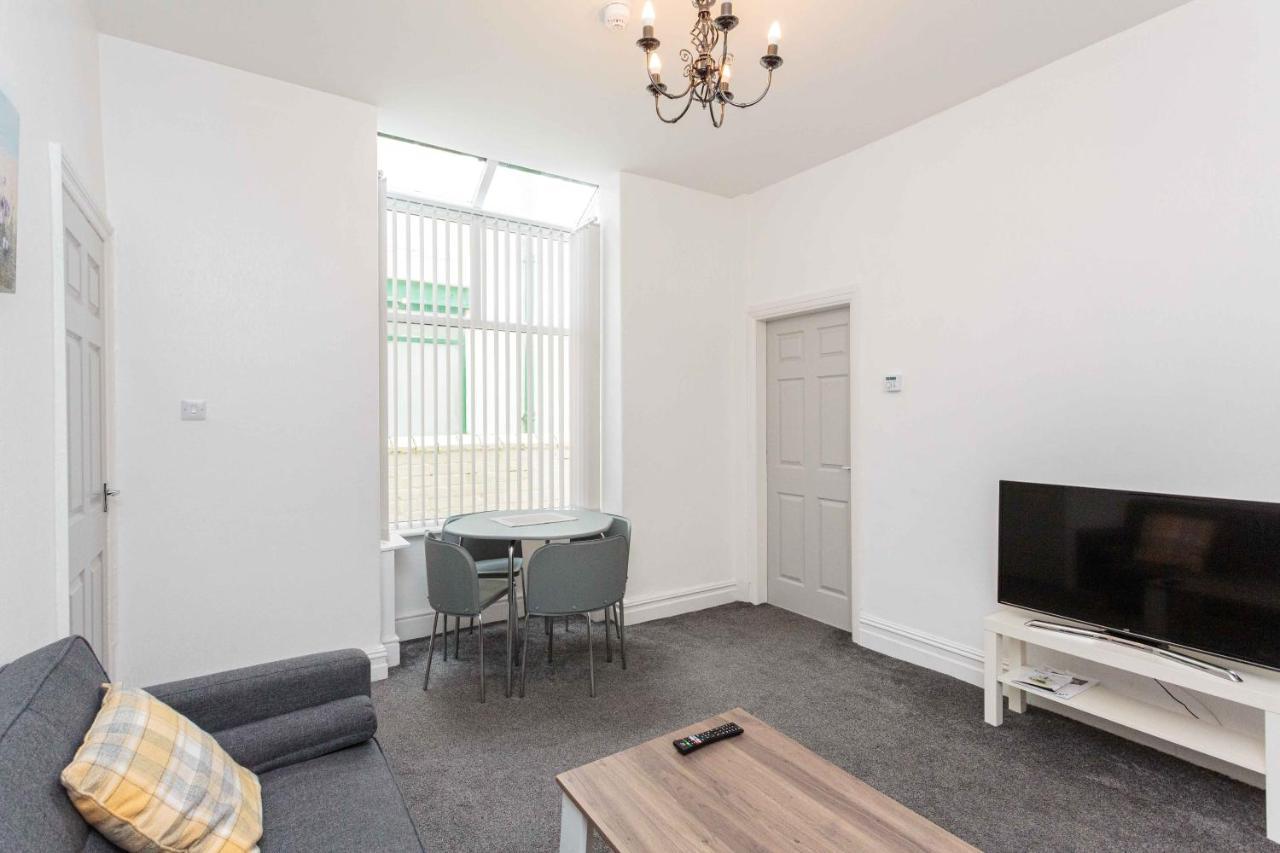 Cherry Property - Cherry Suite Blackpool Bagian luar foto
